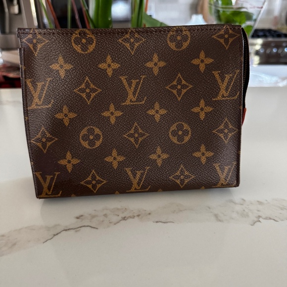 Louis Vuitton Monogram Toiletry 19 Pouch - Picture 1 of 6